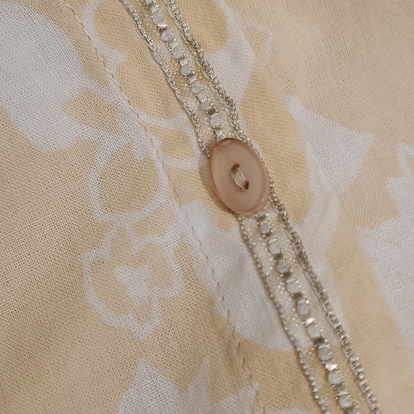 JH Collectibles Button Down Blouse, Sz M, Cream-Peach/White, 3/4 Sleeve, Cotton - Picture 9 of 10